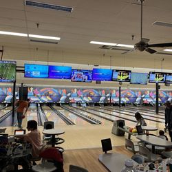 Hi-Joy Bowl - 32 available lanes