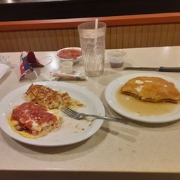 Farmers omlet hashbrowns and pancakes decent service foodways awesome Farmers omlet hashbrowns and pancakes decent service foodways awesome