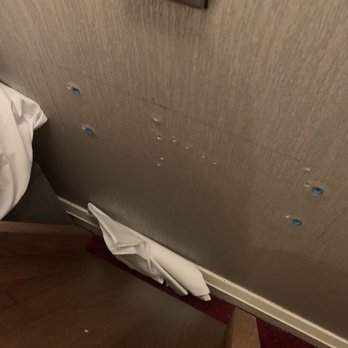 Eyre Square Hotel - Behind furniture - Hotels & Travel Near Me - Galway, G