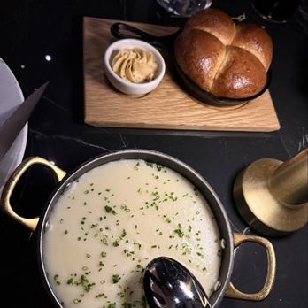 Gordon Ramsay Steak - Steakhouses Near Me - Richmond, British Columbia