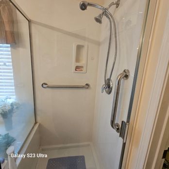 HDs HandymanServices - Vertical & Horizon Grab Bars installation (after). - Handyman Near Me - Houston, Texas HDs HandymanServices - Vertical & Horizon Grab Bars installation (after). - Handyman Near Me - Houston, Texas
