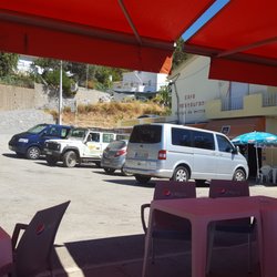 Cafe Restaurante Abrigo Da Serra - Enough parking place in front of the restaurant