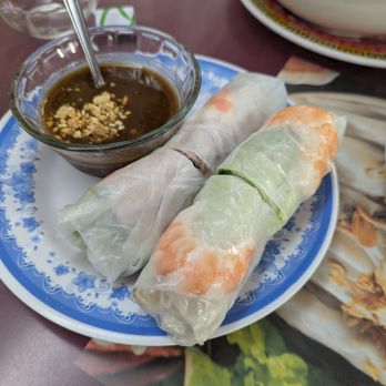 Mai Lan Fine Vietnamese Cuisine - Summer rolls - Vietnamese Near Me - Honolulu, Hawaii