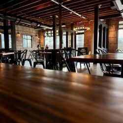 Blossom Hill BBQ & Burgers - Dining room