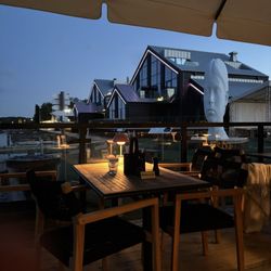 Restaurang Jungfrusund - Patio at night