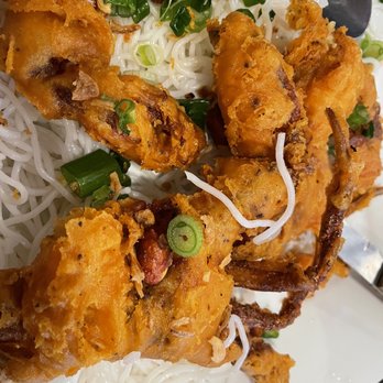 Tu’s Kitchen - Soft shell crab. Amazing appetizer with rice noodle and dipping sauce! - Vietnamese Near Me - Broomfield, Colorado Tu’s Kitchen - Soft shell crab. Amazing appetizer with rice noodle and dipping sauce! - Vietnamese Near Me - Broomfield, Colorado