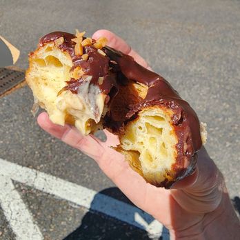 Jen’s Pastries - Peanut Butter Chocolate cronut - Bakeries Near Me - Portland, Oregon Jen’s Pastries - Peanut Butter Chocolate cronut - Bakeries Near Me - Portland, Oregon