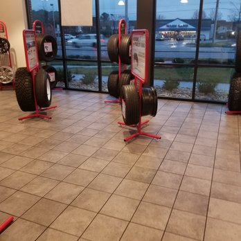 Discount Tire - Lobby - Tires Near Me - Virginia Beach, Virginia Discount Tire - Lobby - Tires Near Me - Virginia Beach, Virginia