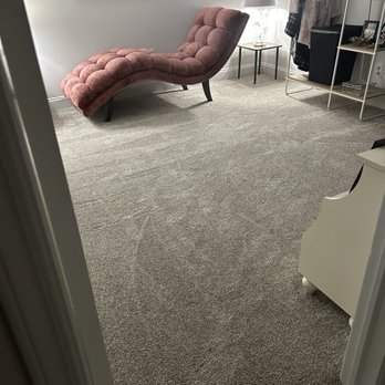 Circle Floor Company - Guest room with new carpet - Carpeting Near Me - Parma, Ohio Circle Floor Company - Guest room with new carpet - Carpeting Near Me - Parma, Ohio