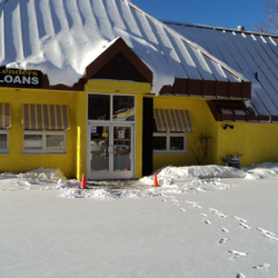 Arizona Auto Lenders - Store front in the snow!