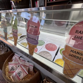The Candy Vault - Ice cream too! 6/25/23 - Candy Stores Near Me - Sonora, California