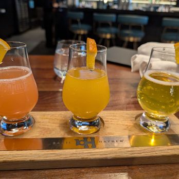 Skye Avenue Kitchen & Lounge - Mimosa flight - Canadian (New) Near Me - Surrey, British Columbia