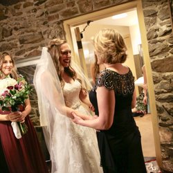 Chief Hosa Lodge - Chief Hosa has a quaint Bridal room for the wedding party to do some final touch ups