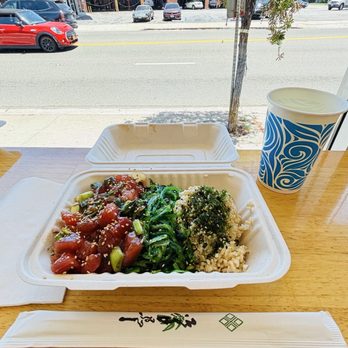 Jus' Poke - Shoyu poke with seaweed salad and brown rice (regular size) - Hawaiian Near Me - Redondo Beach, California