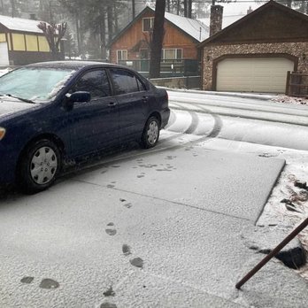 Big Bear Vacations - Flat driveway parking. - Vacation Rentals Near Me - Big Bear Lake, California
