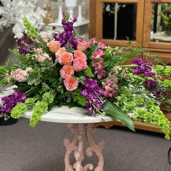 Raindrops N Roses - Florists Near Me - Shelbyville, Indiana Raindrops N Roses - Florists Near Me - Shelbyville, Indiana