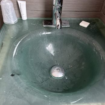 CasaBlanca Hotel - Dirty and gross sink - Hotels Near Me - San Juan, Puerto Rico CasaBlanca Hotel - Dirty and gross sink - Hotels Near Me - San Juan, Puerto Rico