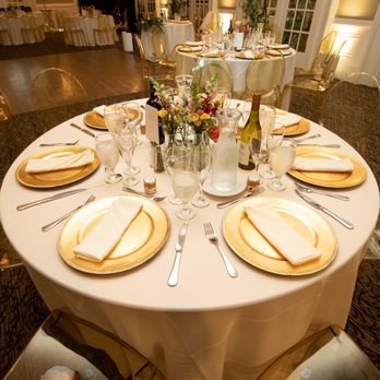 Wild Flowers Design Group - Wild flower table arrangement - Florists Near Me Wild Flowers Design Group - Wild flower table arrangement - Florists Near Me