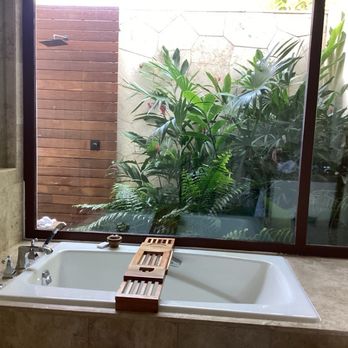 Fairmont Mayakoba - this is the bath room there is a tub and out door shower and indoor shower - Resorts Near Me - Playa del Carmen, ROO