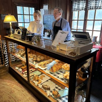 Mobjack Coffee Roasters and Petite Cafe - Coffee Roasteries Near Me - Yorktown, Virginia