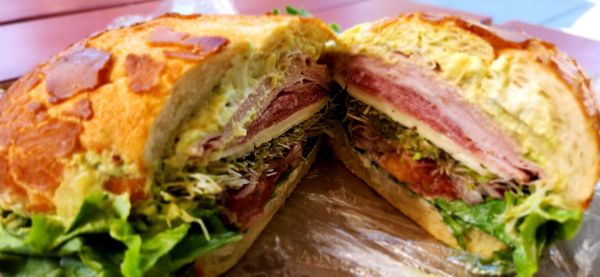 Giugnis Deli by null