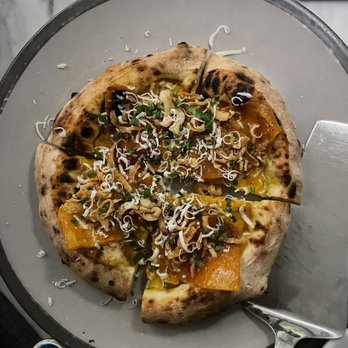 Pepe In Grani - Pizza with pumpkin from the Scoperta menù - Pizza Near Me - Caiazzo, CE