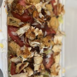 T’S Kitchen - Grilled chicken salad!!