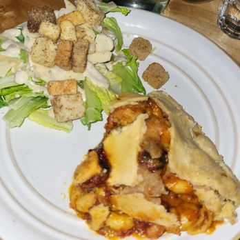 Pie Dive Bar - Brisket Mac & Cheese - Dive Bars Near Me - Gold Bar, Washington