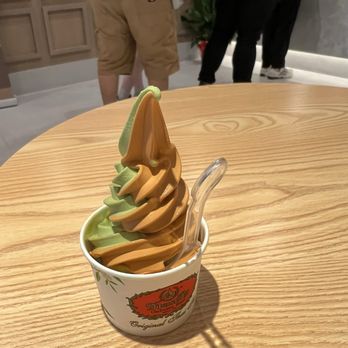 ChaTraMue - Mixed soft serve - Bubble Tea Near Me - Toronto, Ontario