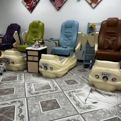 Top Nails & Spa - Spa tubs