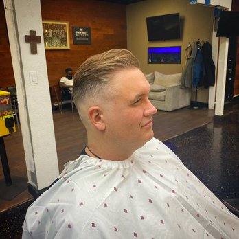 Luxe Lounge Barbershop - Barbers Near Me - Plano, Texas Luxe Lounge Barbershop - Barbers Near Me - Plano, Texas