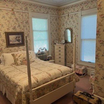 The Pin Oak Bed & Breakfast - The Princess room! - Bed & Breakfast Near Me - Calvert, Texas The Pin Oak Bed & Breakfast - The Princess room! - Bed & Breakfast Near Me - Calvert, Texas