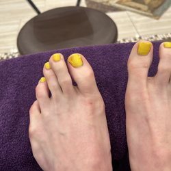 Pamper Nails - Toenails before redoing them elsewhere. Was done by 3:30 PM, wore flip flops all day, and went to bed at 10 PM. Woke up to smudges.