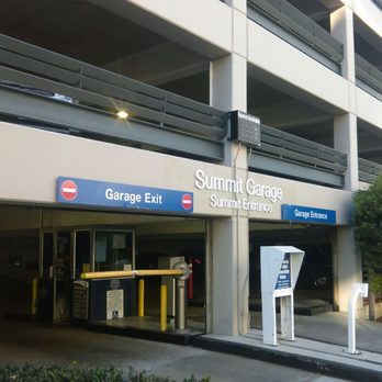 Summit Garage - Entrance on Summit street to garage - Parking Near Me - Oakland, California