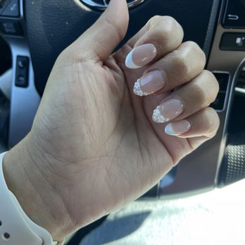 Howe'bout Nails Salon - Nail Salons Near Me - Sacramento, California