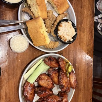 Edley's Bar-B-Que - Catfish platter and Wings - Barbeque Near Me - Chattanooga, Tennessee