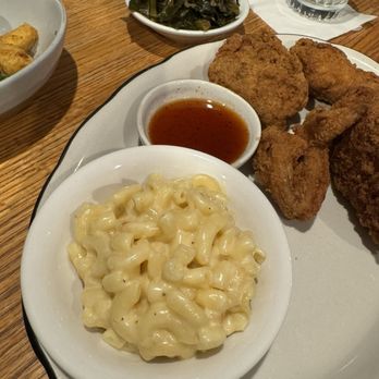 Florence’s Lowcountry Kitchen - Fried chicken with collards and Mac and cheese - Seafood Near Me - Charleston, South Carolina Florence’s Lowcountry Kitchen - Fried chicken with collards and Mac and cheese - Seafood Near Me - Charleston, South Carolina