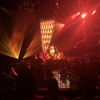 Cirque du Soleil ‘Auana - Stunning visuals - Performing Arts Near Me - Honolulu, Hawaii