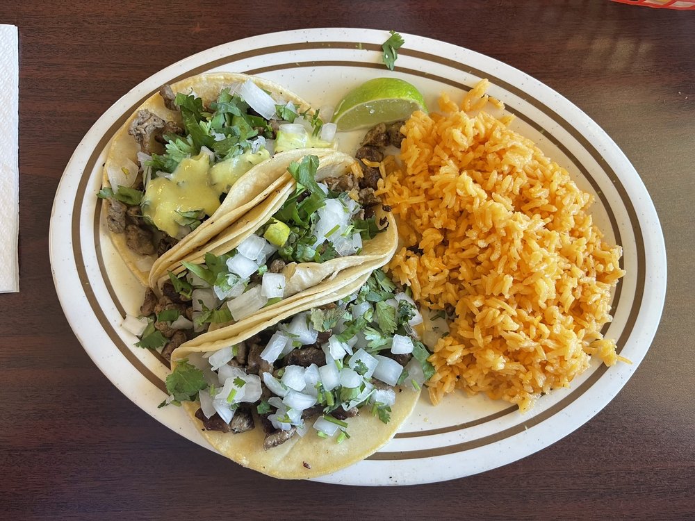 Taqueria Las Comadres Logo