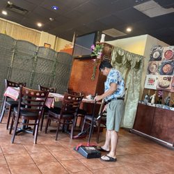 Chin Hills - Small place, small staff but eager to try some good food.