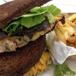 Tuna melt & garlic herb fries