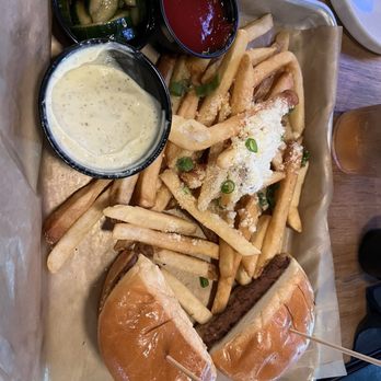 1928 Public House - Beyond burger and truffle fries - American Near Me - Middleburg Heights, Ohio 1928 Public House - Beyond burger and truffle fries - American Near Me - Middleburg Heights, Ohio