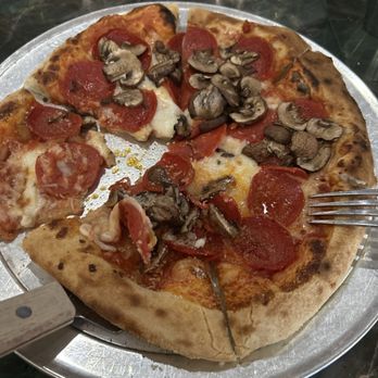 FERRO - Pizza - Pizza Near Me - Idyllwild, California