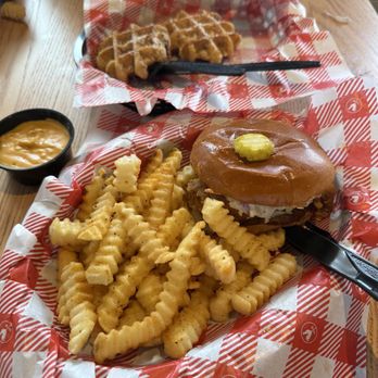 Hattie Bs - Chicken Wings Near Me - Dallas, Texas