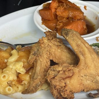 Southern Kitchen - Wings, Mac n cheese, sweet potatoes 9/10 - Southern Near Me - Tacoma, Washington