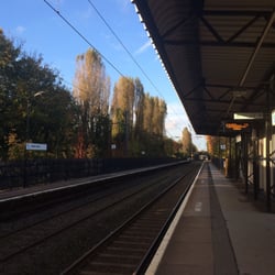 Wylde Green Railway Station - Platforms.