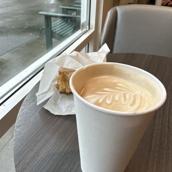 Queen Bee Cafe - Coffee & Tea Near Me - Clyde Hill, Washington