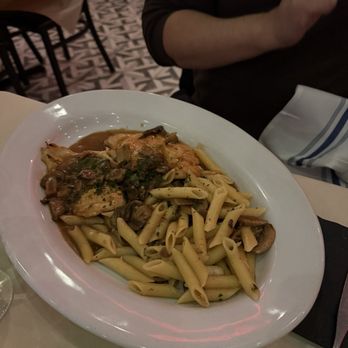 Patrizia's Taverna - Italian Near Me - Staten Island, New York