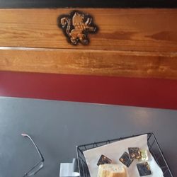 Chesdan's Pizzeria & Grille - Three booths left from the original at Archer avenue were kept and put in.