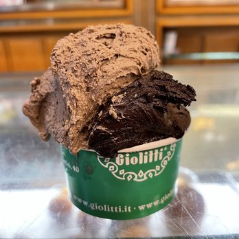 Giolitti - Oreo and dark chocolate - Ice Cream & Frozen Yogurt Near Me - Rome, RM